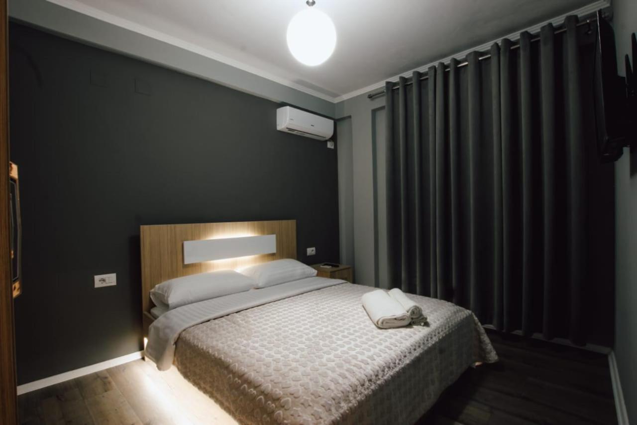 Novs Apartment 1 Gjirokastër Exteriör bild