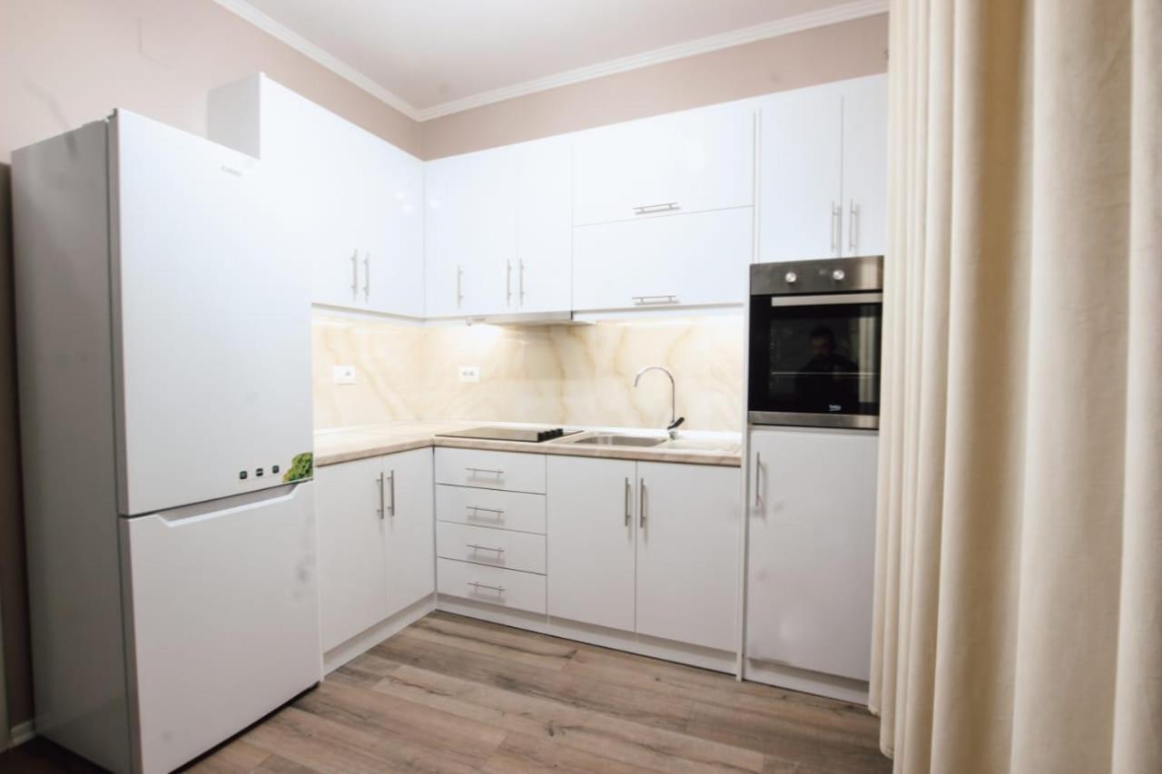 Novs Apartment 1 Gjirokastër Exteriör bild